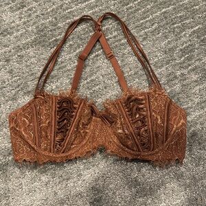 Victoria secret push-up without padding bra size 32B